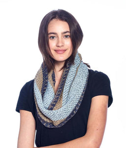 Infinity Scarf - Carrera